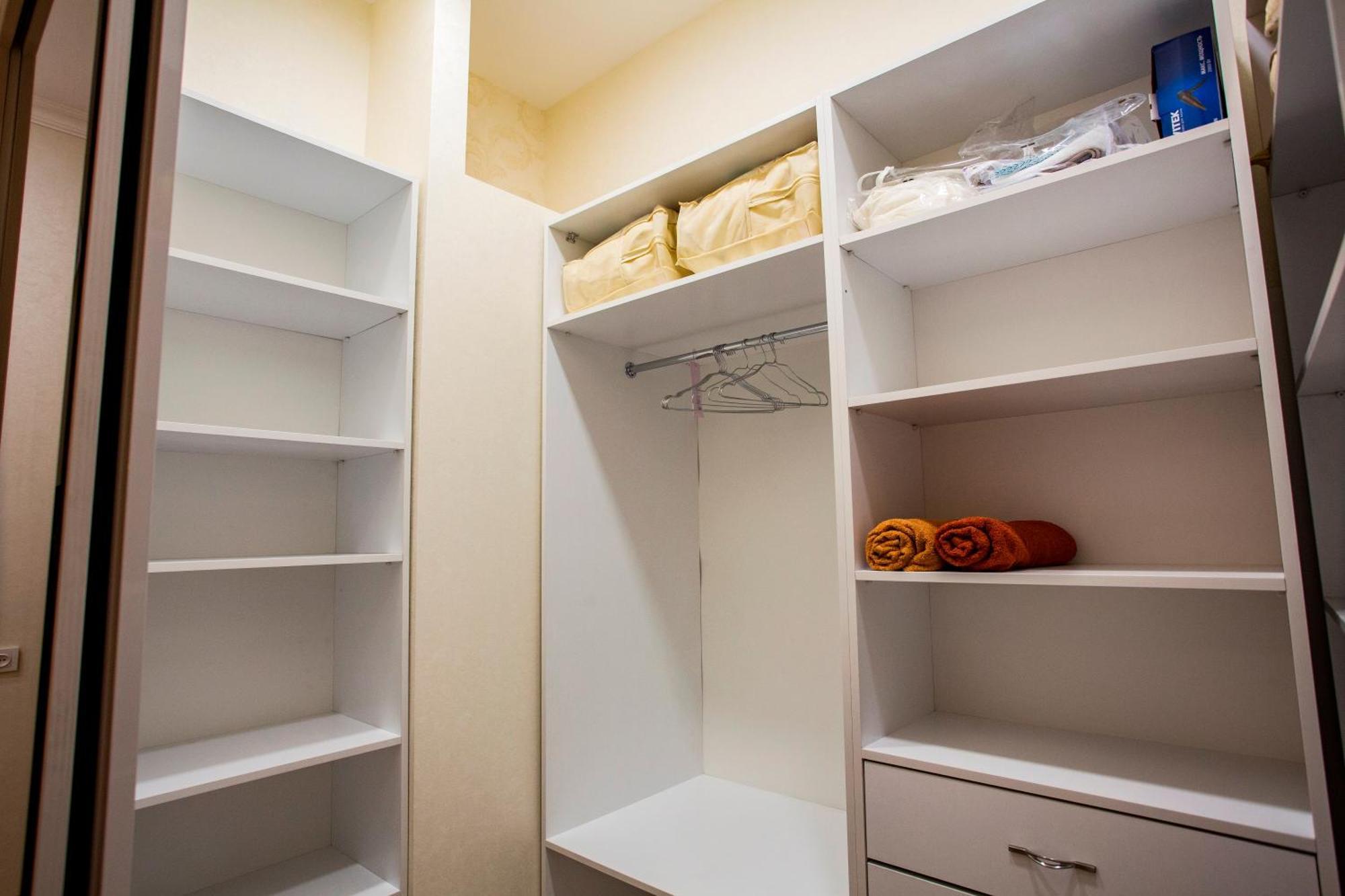 Yellow Apartment In Avlabari Тбилиси Екстериор снимка