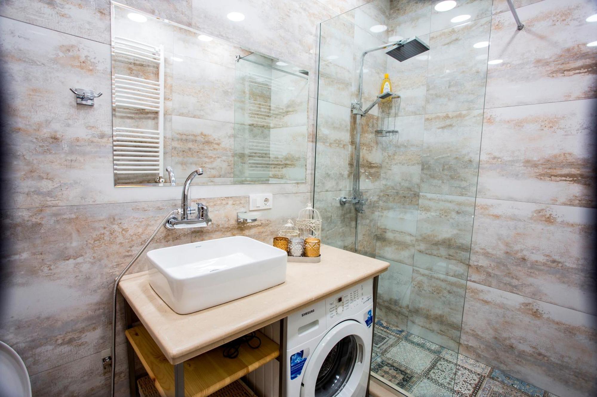 Yellow Apartment In Avlabari Тбилиси Екстериор снимка
